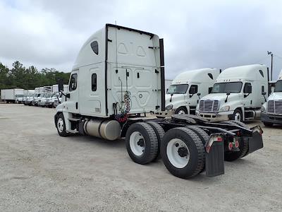 Used 2020 Freightliner Cascadia Detroit Diesel DD15 Semi Truck with Sleeper Cab for sale #266881 - photo 2