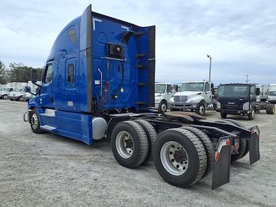 Used 2020 Freightliner Cascadia Detroit Diesel DD15 Semi Truck with Sleeper Cab for sale #292466 - photo 2