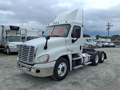 Used 2017 Freightliner Cascadia Detroit DD13 Semi Truck for sale #669227 - photo 1