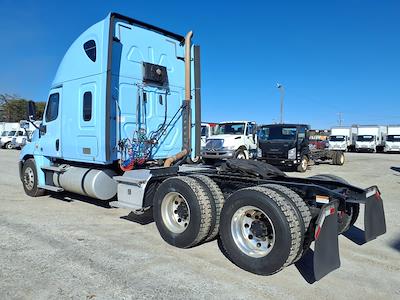 Used 2018 Freightliner Cascadia Detroit Diesel DD15 Semi Truck with Sleeper Cab for sale #753371 - photo 2