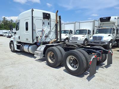 Used 2019 Freightliner Cascadia Detroit Diesel DD15 Semi Truck with Sleeper Cab for sale #803818 - photo 2