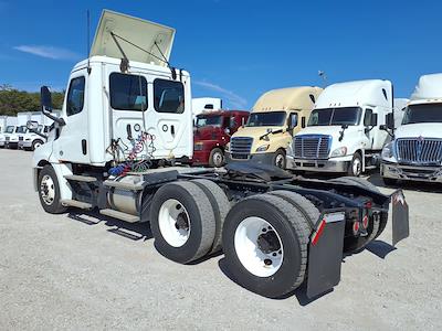 Used 2019 Freightliner Cascadia Detroit DD13 Semi Truck for sale #824542 - photo 2