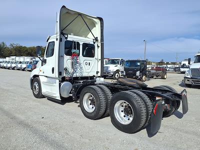 Used 2019 Freightliner Cascadia Detroit DD13 Semi Truck for sale #861206 - photo 2