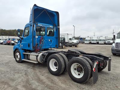 Used 2019 Freightliner Cascadia Detroit DD13 Semi Truck for sale #874682 - photo 2