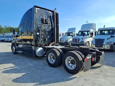 Used 2020 Freightliner Cascadia Detroit Diesel DD15 Semi Truck with Sleeper Cab for sale #879910 - photo 2