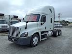 Used 2020 Freightliner Cascadia Detroit Diesel DD15 Semi Truck with Sleeper Cab for sale #880098 - photo 1