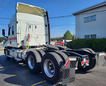 Used 2020 Freightliner Cascadia Detroit DD13 Semi Truck with Sleeper Cab for sale #274445 - photo 2