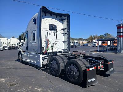 Used 2022 Freightliner Cascadia - photo 1