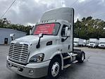 Used 2017 Freightliner Cascadia Detroit DD13 Semi Truck for sale #665181 - photo 1