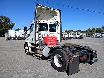 Used 2018 Freightliner Cascadia Detroit DD13 Semi Truck for sale #683719 - photo 2