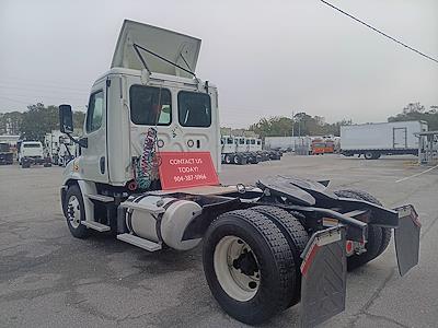 Used 2018 Freightliner Cascadia Detroit DD13 Semi Truck for sale #778141 - photo 2