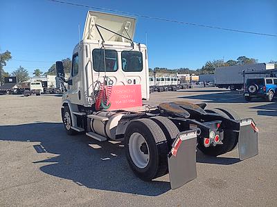 Used 2018 Freightliner Cascadia Detroit DD13 Semi Truck for sale #778148 - photo 2