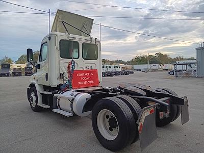 Used 2018 Freightliner Cascadia Detroit DD13 Semi Truck for sale #778149 - photo 2