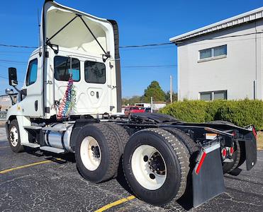 Used 2019 Freightliner Cascadia Detroit DD13 Semi Truck for sale #791133 - photo 2