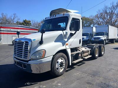 Used 2018 Freightliner Cascadia - photo 1
