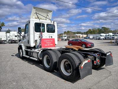 Used 2019 Freightliner Cascadia Detroit DD13 Semi Truck for sale #813414 - photo 2