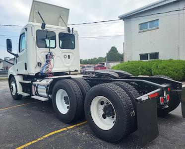 Used 2018 Freightliner Cascadia Detroit DD13 Semi Truck for sale #814877 - photo 2