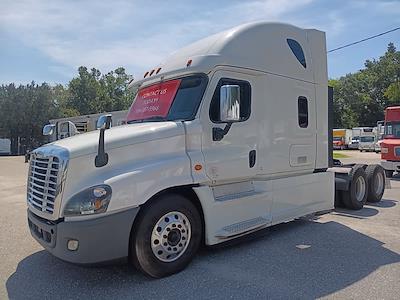 Used 2019 Freightliner Cascadia Detroit Diesel DD15 Semi Truck with Sleeper Cab for sale #832682 - photo 1
