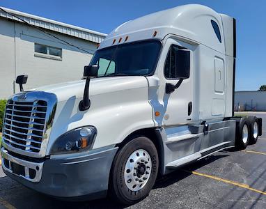 Used 2019 Freightliner Cascadia Detroit Diesel DD15 Semi Truck with Sleeper Cab for sale #862631 - photo 1