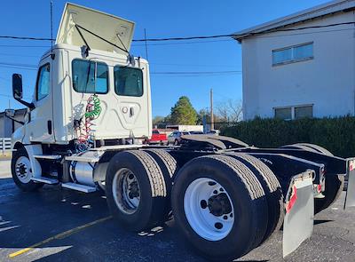Used 2019 Freightliner Cascadia Detroit DD13 Semi Truck for sale #875785 - photo 2