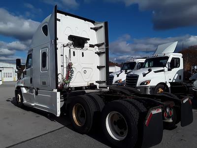 Used 2020 Freightliner Cascadia Detroit Diesel DD15 Semi Truck with Sleeper Cab for sale #244443 - photo 2