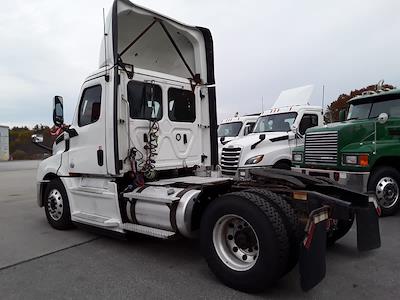 Used 2020 Freightliner Cascadia Detroit Diesel DD15 Semi Truck for sale #262521 - photo 2