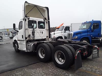 Used 2019 Freightliner Cascadia Detroit DD13 Semi Truck for sale #270191 - photo 2