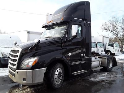 Used 2020 Freightliner Cascadia - photo 1