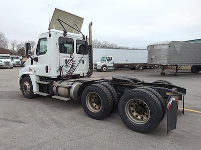 Used 2020 Freightliner Cascadia Detroit DD13 Semi Truck for sale #278332 - photo 2