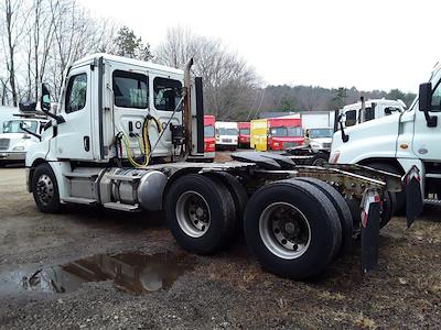 Used 2021 Freightliner Cascadia Detroit DD13 Semi Truck for sale #293457 - photo 2