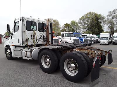 Used 2021 Freightliner Cascadia - photo 1