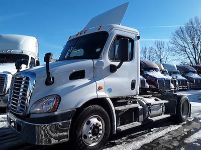 Used 2015 Freightliner Cascadia Cummins ISX12 Semi Truck for sale #328597 - photo 1