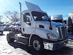 Used 2015 Freightliner Cascadia Cummins ISX12 Semi Truck for sale #328597 - photo 4