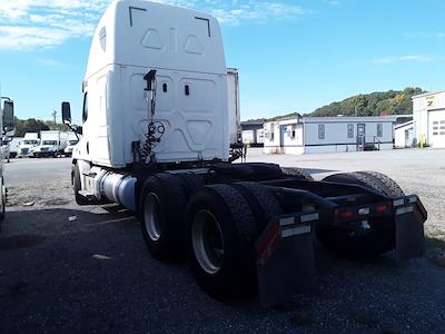 Used 2019 Freightliner Cascadia Detroit DD13 Semi Truck with Sleeper Cab for sale #370651 - photo 2