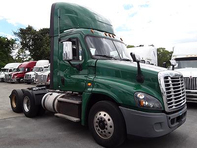 Used 2017 Freightliner Cascadia Detroit Diesel DD15 Semi Truck for sale #678365 - photo 1