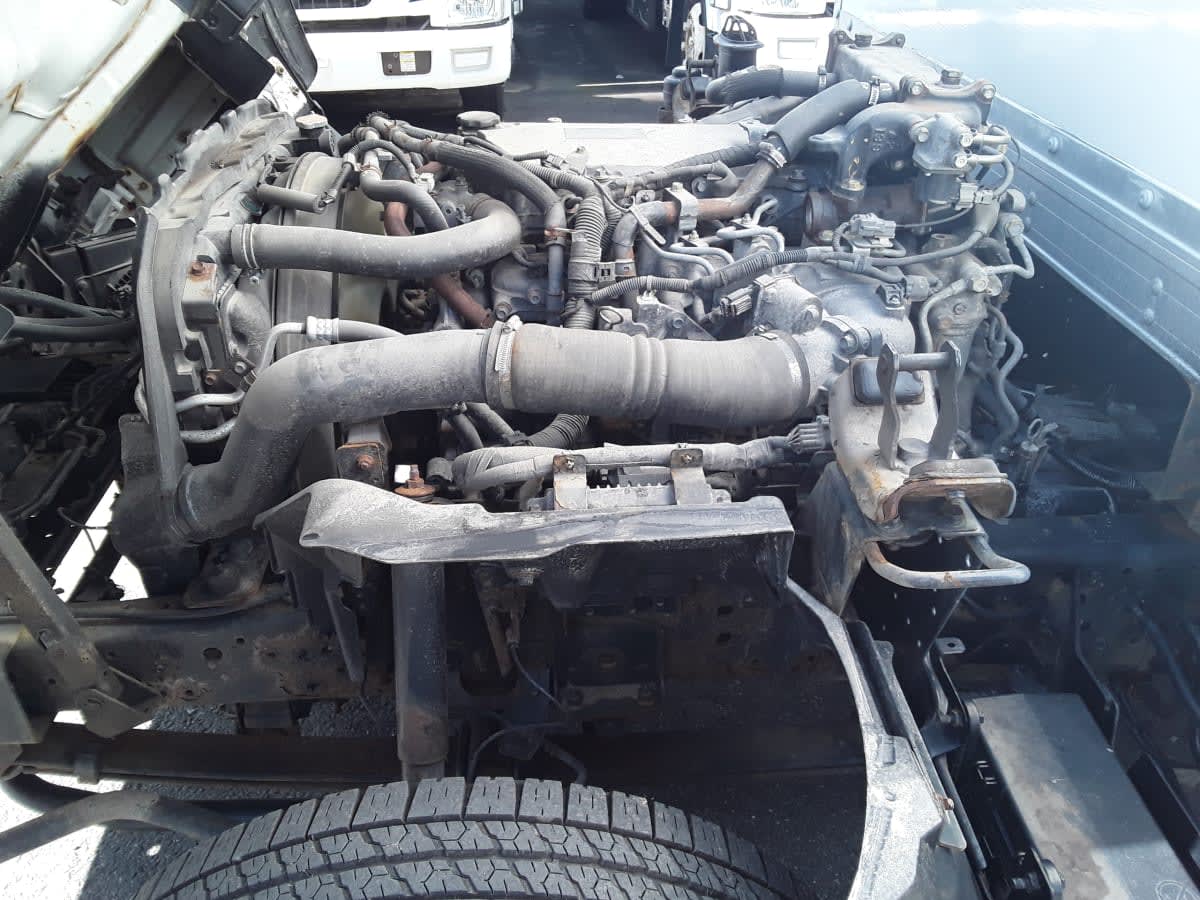 Used 2018 Isuzu NPR-HD - photo 11