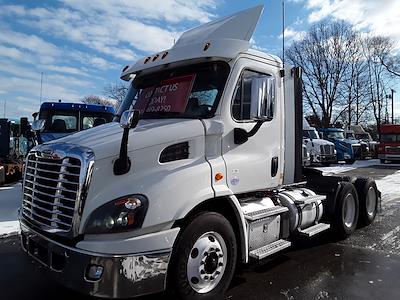 Used 2018 Freightliner Cascadia Detroit DD13 Semi Truck for sale #764535 - photo 2