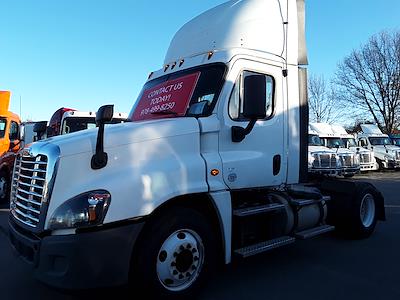 Used 2018 Freightliner Cascadia Detroit DD13 Semi Truck for sale #764906 - photo 1