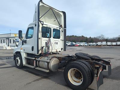 Used 2018 Freightliner Cascadia Detroit DD13 Semi Truck for sale #764932 - photo 2