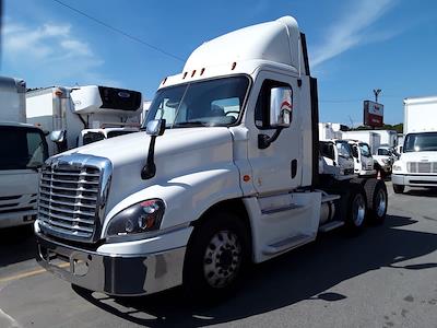 Used 2018 Freightliner Cascadia - photo 1
