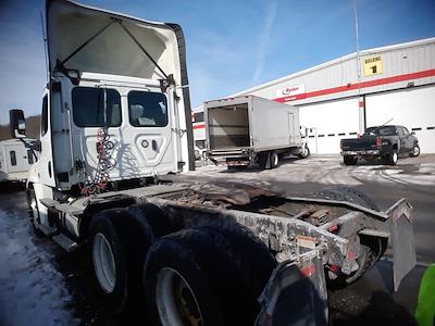 Used 2018 Freightliner Cascadia - photo 1