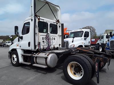 Used 2018 Freightliner Cascadia Detroit DD13 Semi Truck for sale #769188 - photo 2
