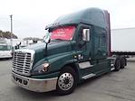 Used 2018 Freightliner Cascadia Detroit Diesel DD15 Semi Truck with Sleeper Cab for sale #786935 - photo 1