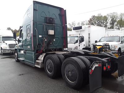 Used 2018 Freightliner Cascadia Detroit Diesel DD15 Semi Truck with Sleeper Cab for sale #786936 - photo 2