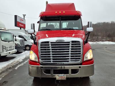 Used 2019 Freightliner Cascadia Detroit DD13 Semi Truck for sale #802615 - photo 2
