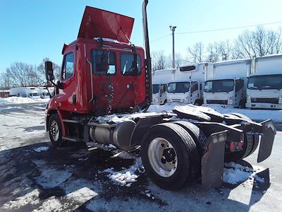 Used 2019 Freightliner Cascadia Detroit DD13 Semi Truck for sale #802618 - photo 2