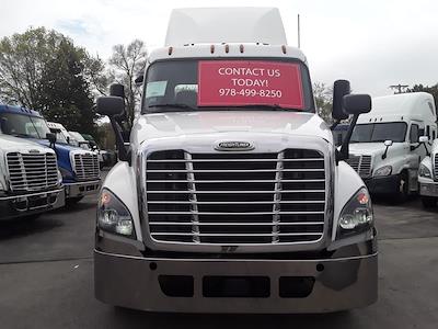 Used 2019 Freightliner Cascadia Detroit Diesel DD15 Semi Truck for sale #803478 - photo 2