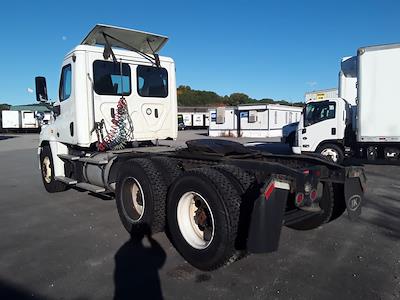 Used 2019 Freightliner Cascadia Detroit Diesel DD15 Semi Truck for sale #824804 - photo 2