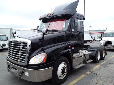 Used 2019 Freightliner Cascadia Detroit DD13 Semi Truck for sale #827914 - photo 1