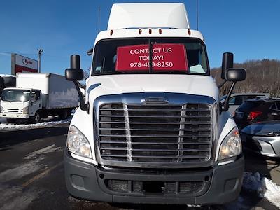 Used 2019 Freightliner Cascadia - photo 1